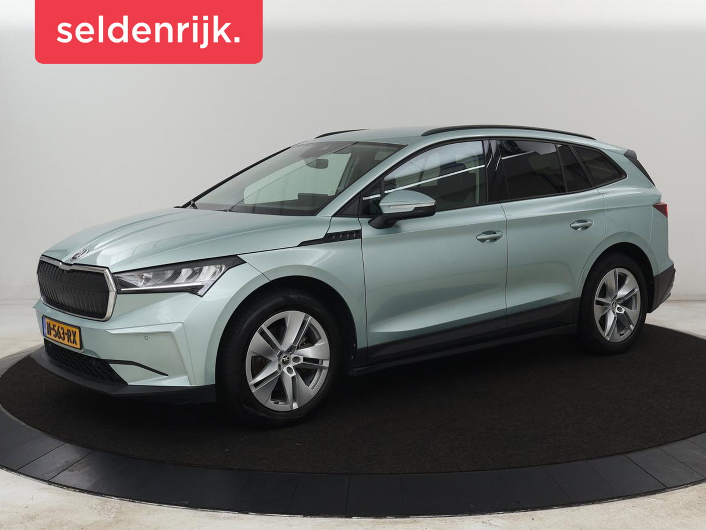 Škoda Enyaq iV 60 | Warmtepomp | Stoelverwarming | Camera | Keyless | Carplay | Navigatie | Half leder | Full LED | Cruise control | Parkeerhulp | Sfeerverlichting