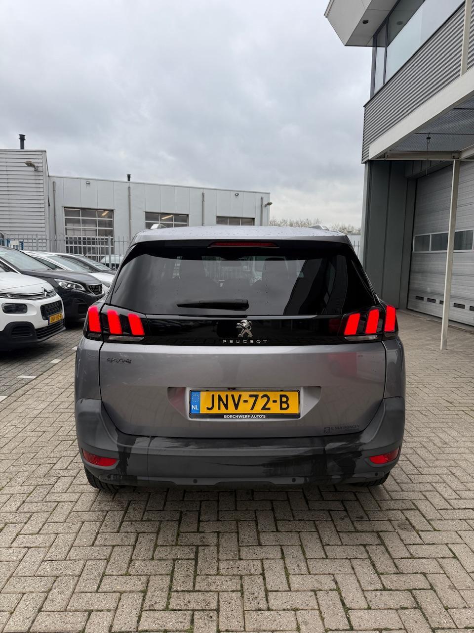 Peugeot 5008