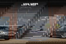 BMW 3 Serie - Touring 318i LCI Luxury Edition | NL auto | Facelift | Driving Assistant | Stuurverwarming | Camera | DAB | LED | HiFi | Leer | Sportstoelen | Sportstuur | Cruise control