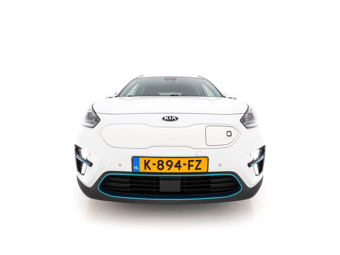 Kia e-Niro ExecutiveLine 64 kWh [ 3-Fase ] {SOH-100%} (INCL-BTW)  Aut.*HEATPUMP | LEATHER | FULL-LED | NAVI-FULLMAP | ADAPTIVE-CRUISE | CAMERA | MEMORY-PACK | LANE-ASSIST | KEYLESS | DIGI-COCKPIT | PRIVACYGLASS | SHIFTPADDLES | 17"ALU*