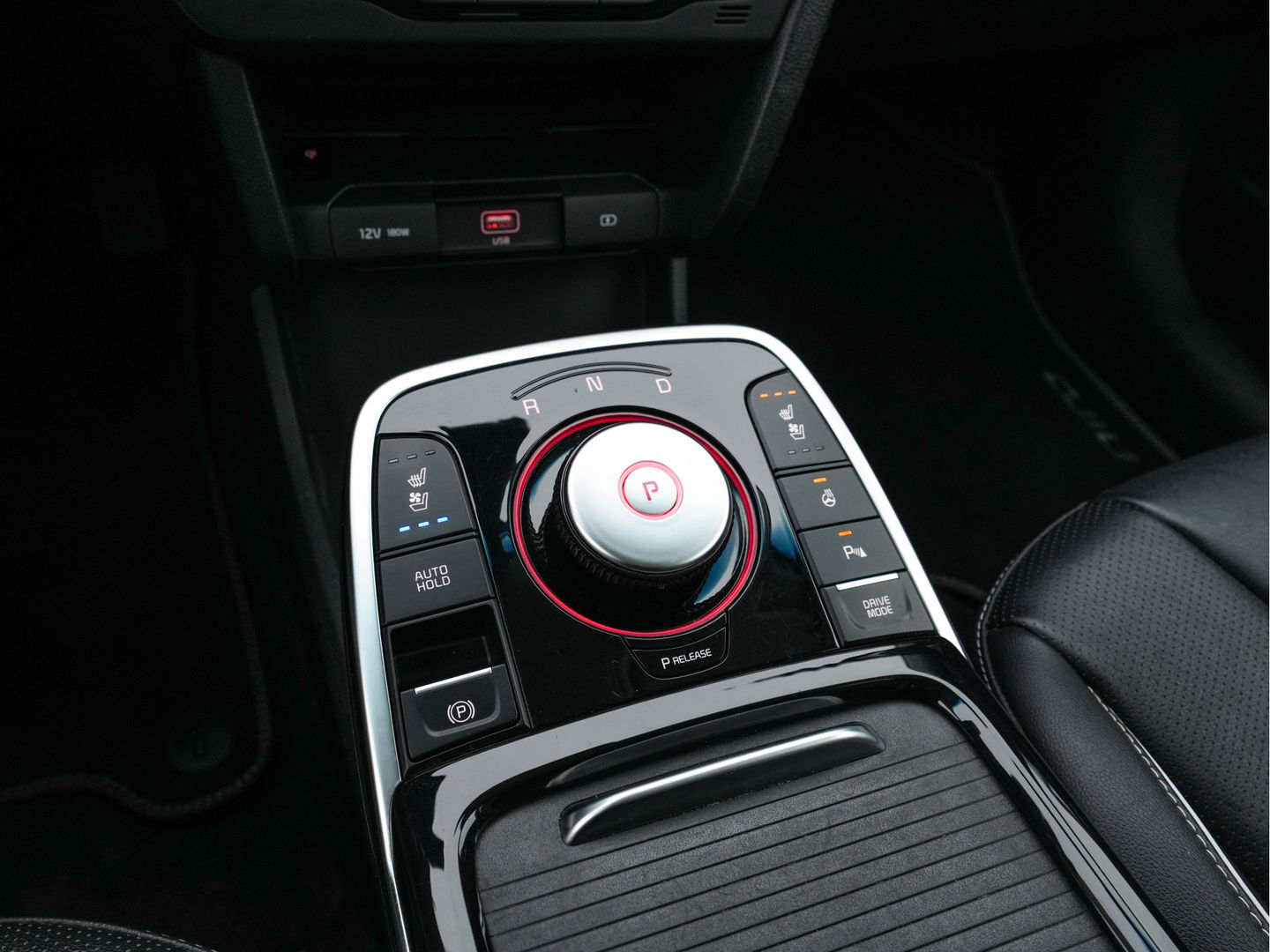 Kia e-Niro ExecutiveLine 64 kWh [ 3-Fase ] {SOH-100%} (INCL-BTW)  Aut.*HEATPUMP | LEATHER | FULL-LED | NAVI-FULLMAP | ADAPTIVE-CRUISE | CAMERA | MEMORY-PACK | LANE-ASSIST | KEYLESS | DIGI-COCKPIT | PRIVACYGLASS | SHIFTPADDLES | 17"ALU*