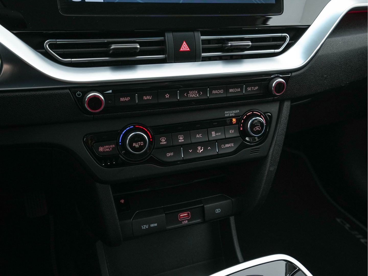 Kia e-Niro ExecutiveLine 64 kWh [ 3-Fase ] {SOH-100%} (INCL-BTW)  Aut.*HEATPUMP | LEATHER | FULL-LED | NAVI-FULLMAP | ADAPTIVE-CRUISE | CAMERA | MEMORY-PACK | LANE-ASSIST | KEYLESS | DIGI-COCKPIT | PRIVACYGLASS | SHIFTPADDLES | 17"ALU*