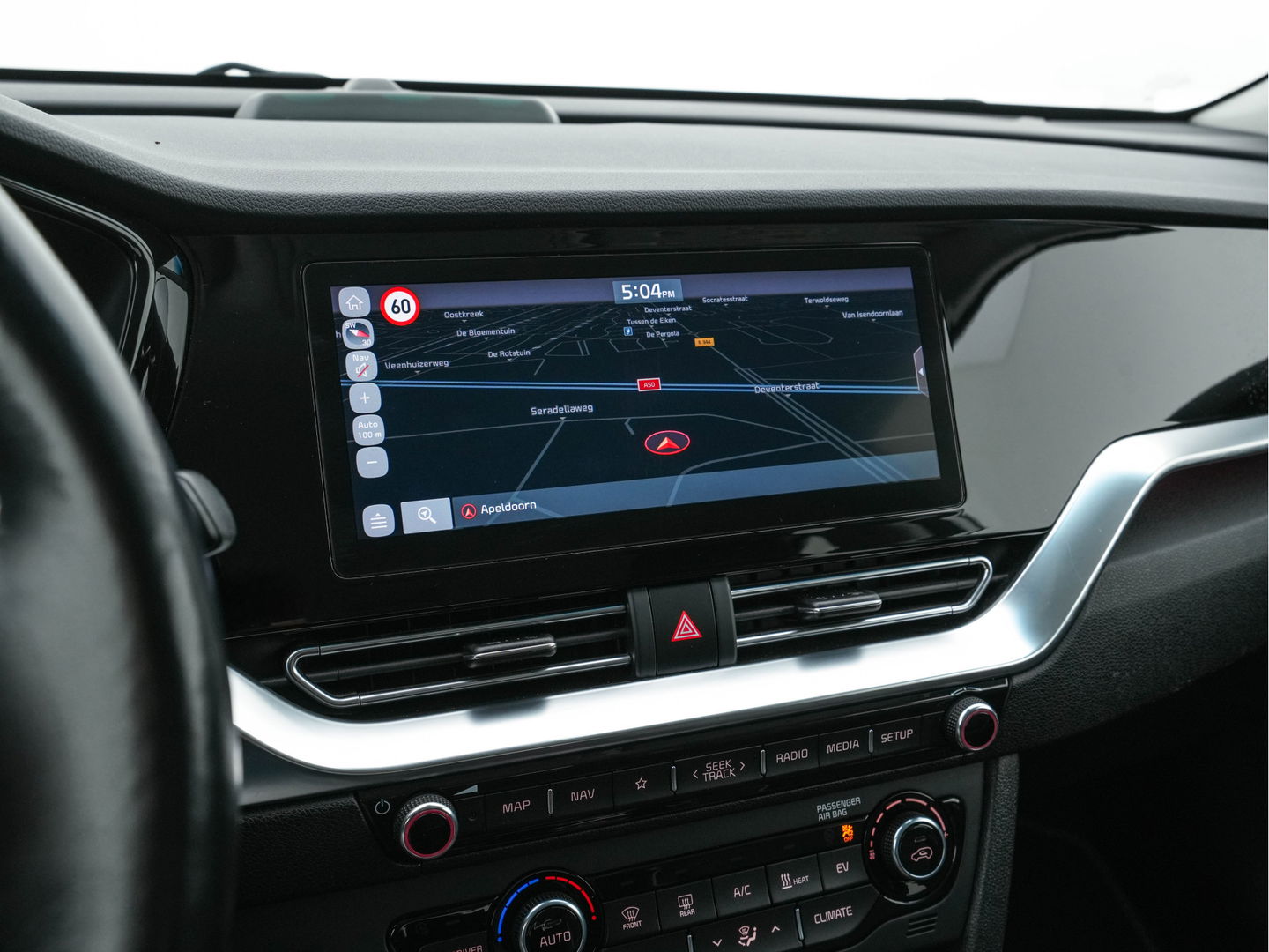 Kia e-Niro ExecutiveLine 64 kWh [ 3-Fase ] {SOH-100%} (INCL-BTW)  Aut.*HEATPUMP | LEATHER | FULL-LED | NAVI-FULLMAP | ADAPTIVE-CRUISE | CAMERA | MEMORY-PACK | LANE-ASSIST | KEYLESS | DIGI-COCKPIT | PRIVACYGLASS | SHIFTPADDLES | 17"ALU*