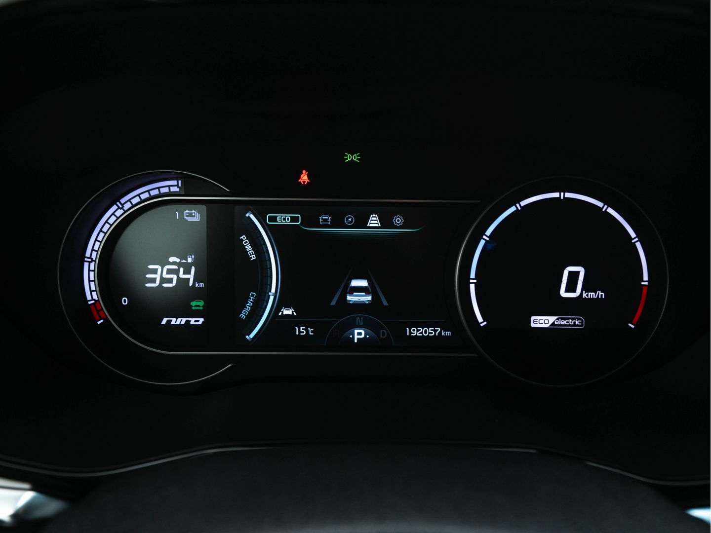 Kia e-Niro ExecutiveLine 64 kWh [ 3-Fase ] {SOH-100%} (INCL-BTW)  Aut.*HEATPUMP | LEATHER | FULL-LED | NAVI-FULLMAP | ADAPTIVE-CRUISE | CAMERA | MEMORY-PACK | LANE-ASSIST | KEYLESS | DIGI-COCKPIT | PRIVACYGLASS | SHIFTPADDLES | 17"ALU*