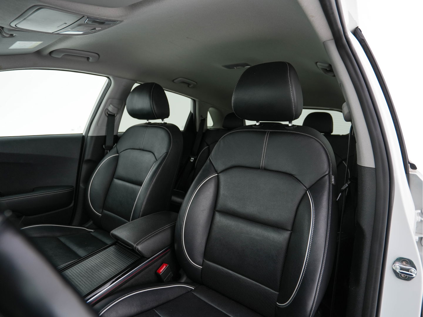 Kia e-Niro ExecutiveLine 64 kWh [ 3-Fase ] {SOH-100%} (INCL-BTW)  Aut.*HEATPUMP | LEATHER | FULL-LED | NAVI-FULLMAP | ADAPTIVE-CRUISE | CAMERA | MEMORY-PACK | LANE-ASSIST | KEYLESS | DIGI-COCKPIT | PRIVACYGLASS | SHIFTPADDLES | 17"ALU*