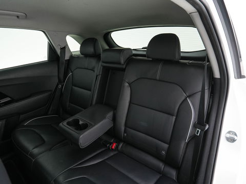 Kia e-Niro ExecutiveLine 64 kWh [ 3-Fase ] {SOH-100%} (INCL-BTW)  Aut.*HEATPUMP | LEATHER | FULL-LED | NAVI-FULLMAP | ADAPTIVE-CRUISE | CAMERA | MEMORY-PACK | LANE-ASSIST | KEYLESS | DIGI-COCKPIT | PRIVACYGLASS | SHIFTPADDLES | 17"ALU*