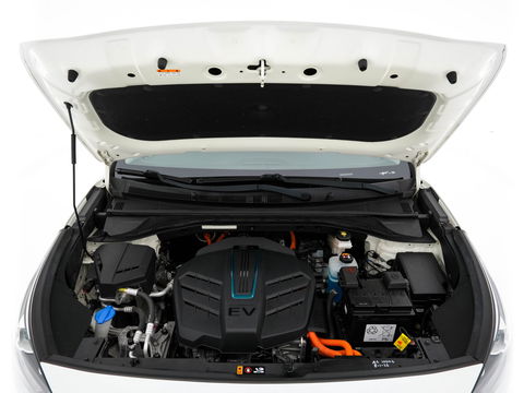 Kia e-Niro ExecutiveLine 64 kWh [ 3-Fase ] {SOH-100%} (INCL-BTW)  Aut.*HEATPUMP | LEATHER | FULL-LED | NAVI-FULLMAP | ADAPTIVE-CRUISE | CAMERA | MEMORY-PACK | LANE-ASSIST | KEYLESS | DIGI-COCKPIT | PRIVACYGLASS | SHIFTPADDLES | 17"ALU*