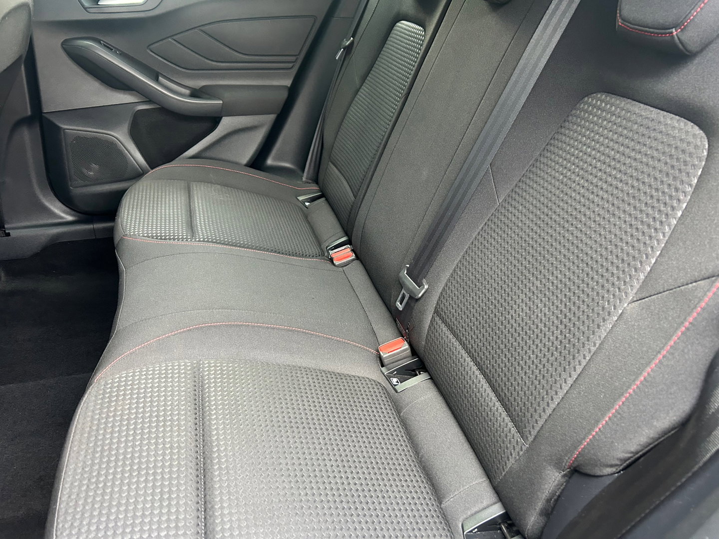 Ford FOCUS Wagon 1.0 EcoBoost Hybrid ST Line ACC|Applecarplay|Camera|17inch velgen|Dodehoekdetectie