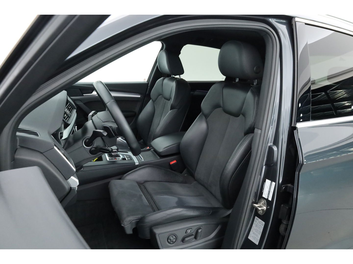 Audi Q5 50 TFSI e Advanced edition | Digi. Cockpit | Afn. Trekhaak | Apple CarPlay | Massage | Stoelverw. | Camera | 19'' 35500