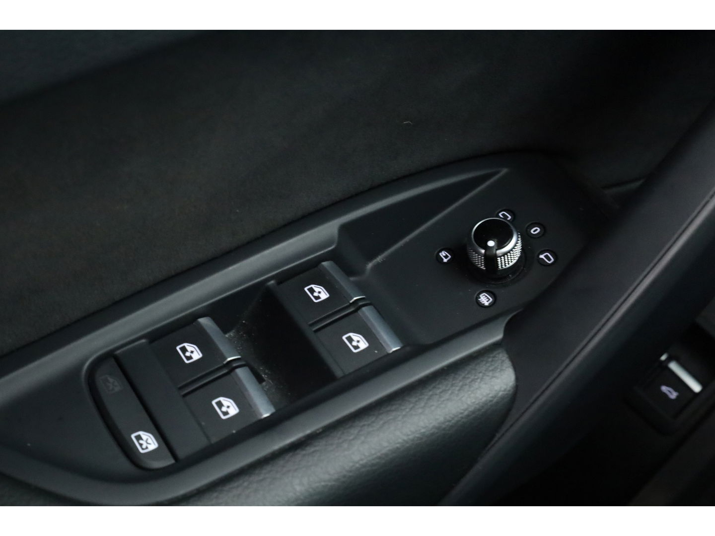 Audi Q5 50 TFSI e Advanced edition | Digi. Cockpit | Afn. Trekhaak | Apple CarPlay | Massage | Stoelverw. | Camera | 19'' 35500