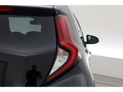 Toyota Aygo X 1.0 VVT-i S-CVT Envy Automaat | Navi | JBL Audio | Apple CarPlay | Camera | Adapt. Cruise