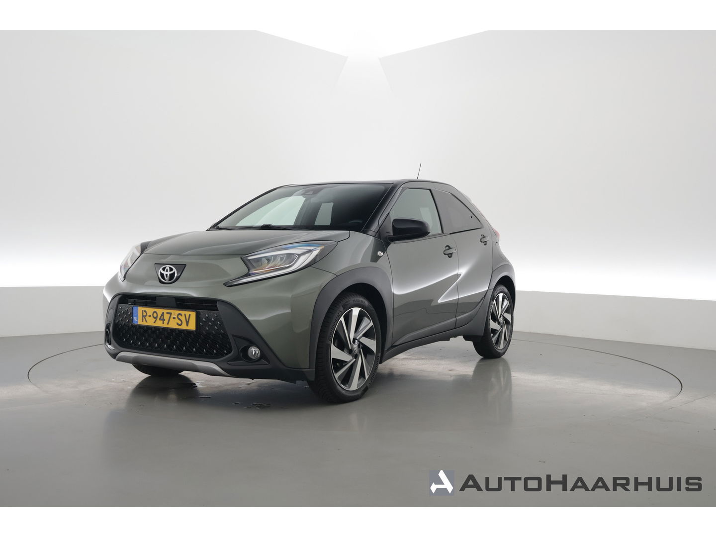 Toyota Aygo X 1.0 VVT-i S-CVT Envy Automaat | Navi | JBL Audio | Apple CarPlay | Camera | Adapt. Cruise
