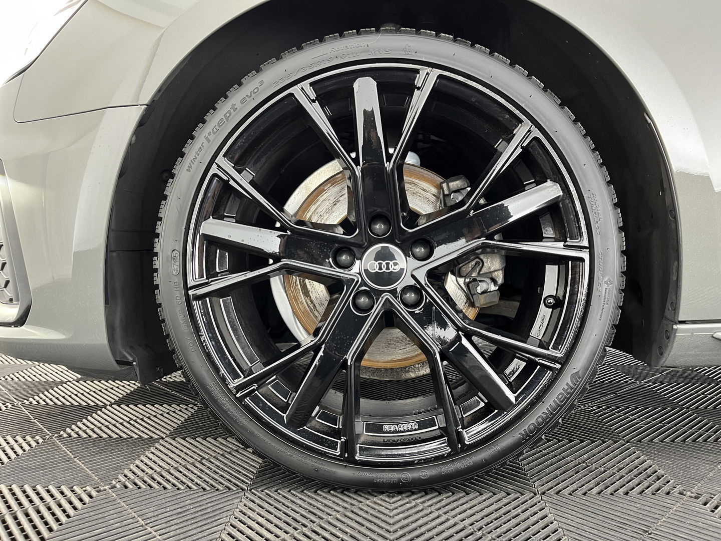 Audi A4 Limousine 35 TFSI S-Line Edition (INCL-BTW) Aut. *LEATHER-FABRIC | FULL-LED | DIGI-COCKPIT | DAB+ | CAMERA | SPORTSEATS | PRIVACYGLASS | ECC | CARPLAY | KEYLESS | SHIFTPADDLES | SELECT-DRIVE | PDC | CRUISE | 19''ALU*