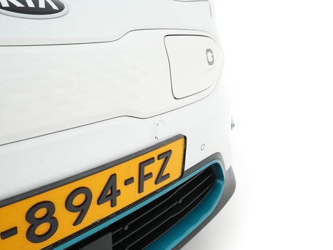 Kia e-Niro ExecutiveLine 64 kWh [ 3-Fase ] {SOH-100%} (INCL-BTW)  Aut.*HEATPUMP | LEATHER | FULL-LED | NAVI-FULLMAP | ADAPTIVE-CRUISE | CAMERA | MEMORY-PACK | LANE-ASSIST | KEYLESS | DIGI-COCKPIT | PRIVACYGLASS | SHIFTPADDLES | 17"ALU*