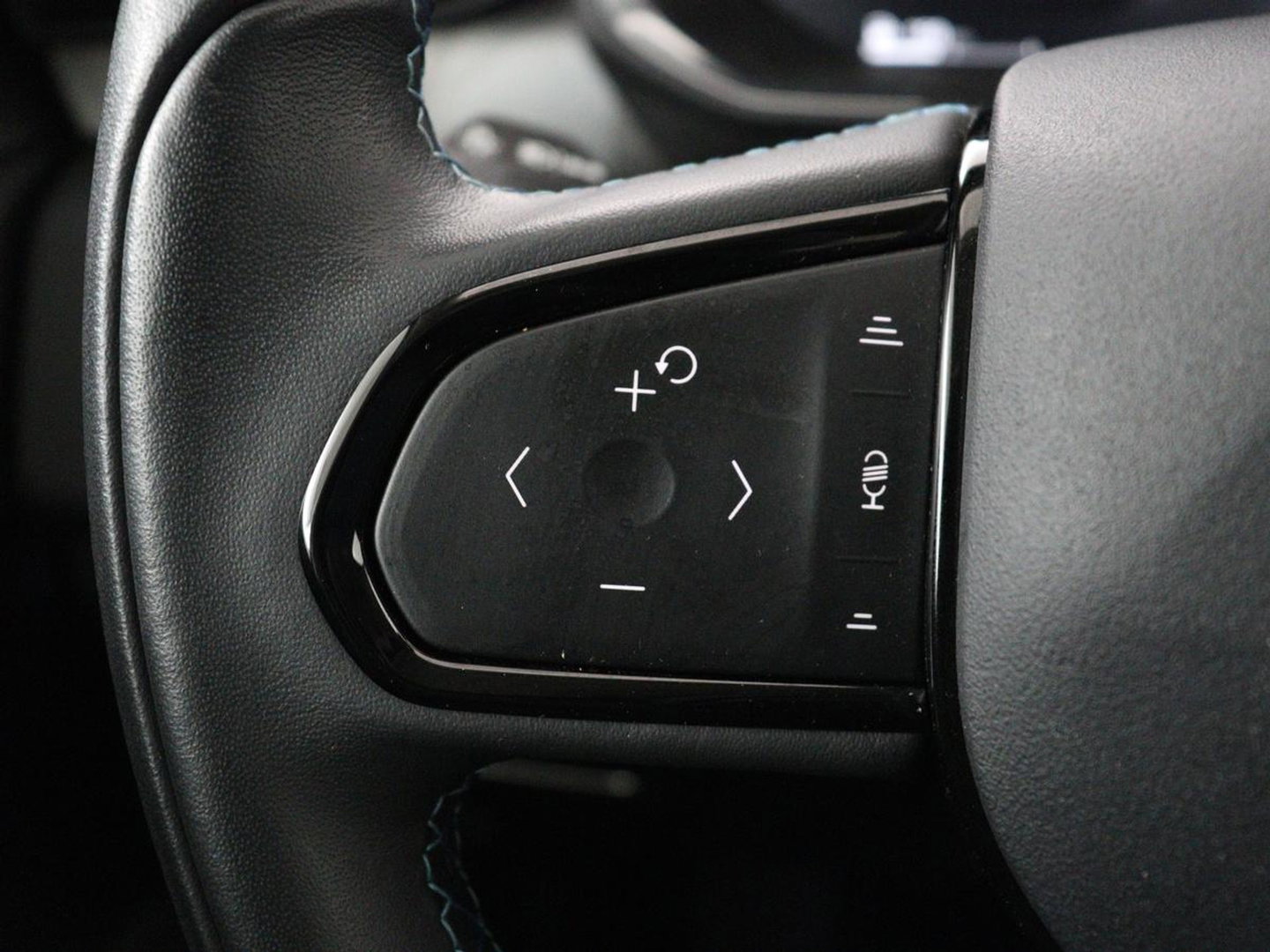 Lynk & Co 01 1.5 Plug In | Trekhaak | Panoramadak | Infinity by Harman | Camera | Adaptive cruise | Stoelverwarming | Carplay | Memory | Full LED | PHEV