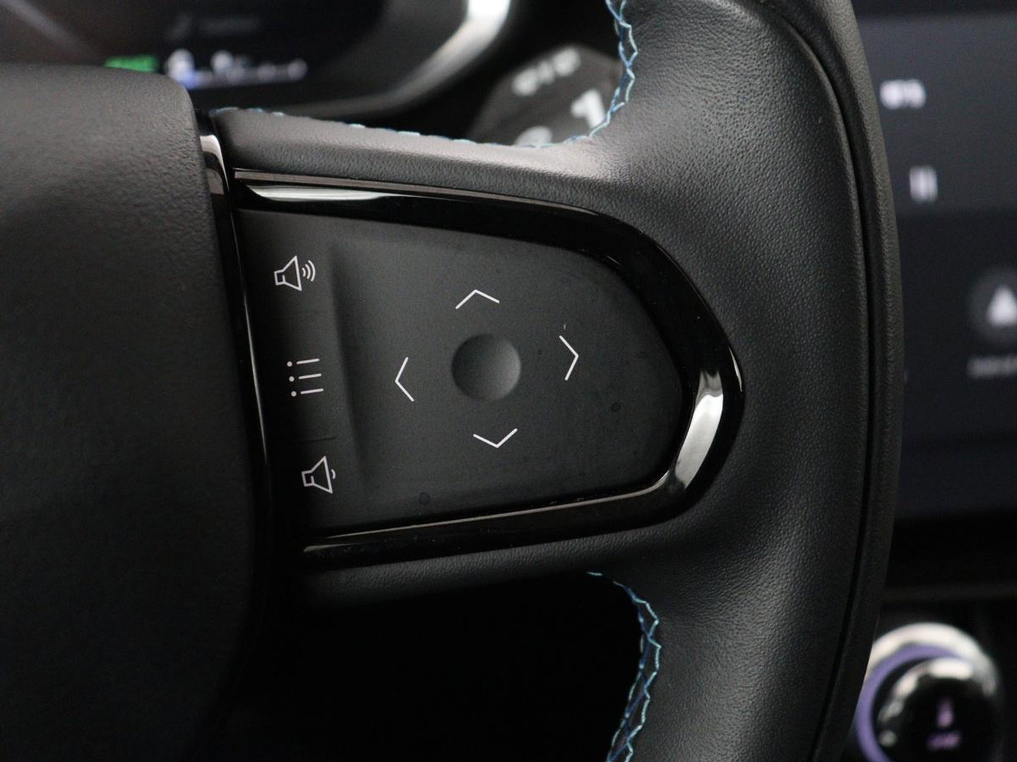 Lynk & Co 01 1.5 Plug In | Trekhaak | Panoramadak | Infinity by Harman | Camera | Adaptive cruise | Stoelverwarming | Carplay | Memory | Full LED | PHEV