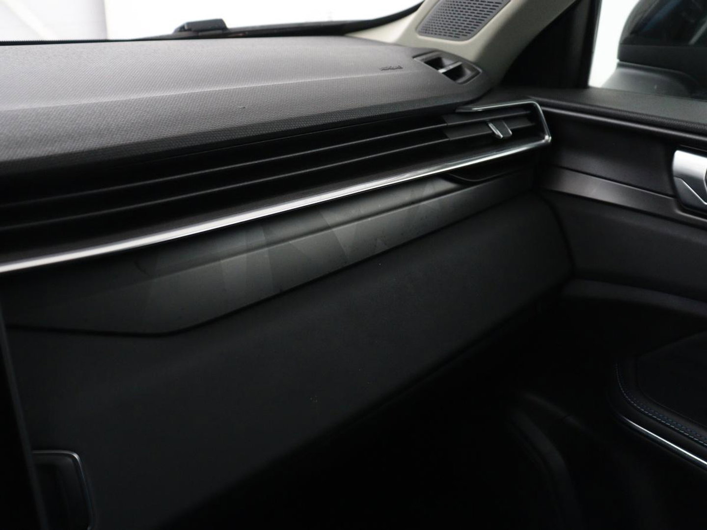 Lynk & Co 01 1.5 Plug In | Trekhaak | Panoramadak | Infinity by Harman | Camera | Adaptive cruise | Stoelverwarming | Carplay | Memory | Full LED | PHEV