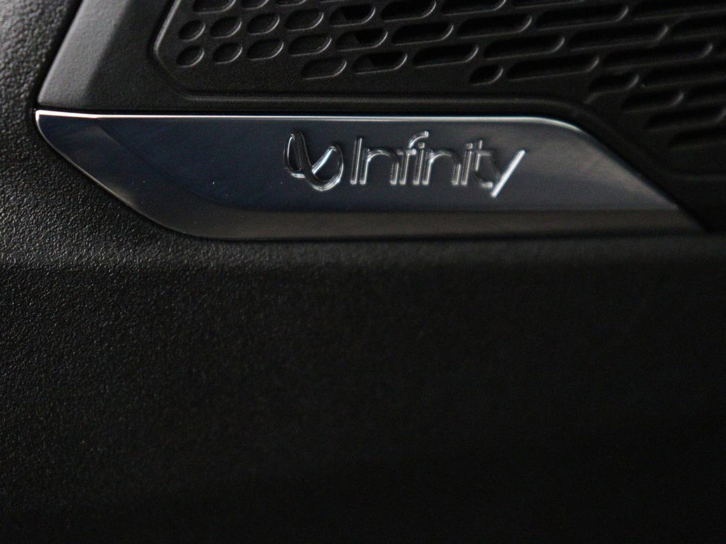 Lynk & Co 01 1.5 Plug In | Trekhaak | Panoramadak | Infinity by Harman | Camera | Adaptive cruise | Stoelverwarming | Carplay | Memory | Full LED | PHEV