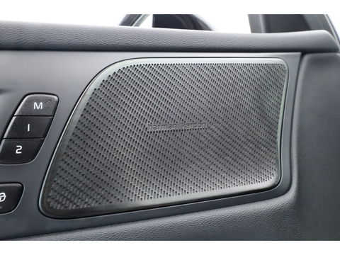 Volvo V60 T8 Recharge R-Design | Memory Seats | Pilot Assist | H&K Audio | Stoel- Stuurverw. | Elek. Trekhaak | Nav + CarPlay