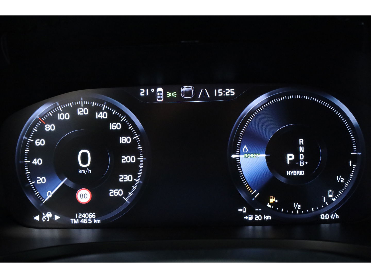 Volvo V60 T8 Recharge R-Design | Memory Seats | Pilot Assist | H&K Audio | Stoel- Stuurverw. | Elek. Trekhaak | Nav + CarPlay