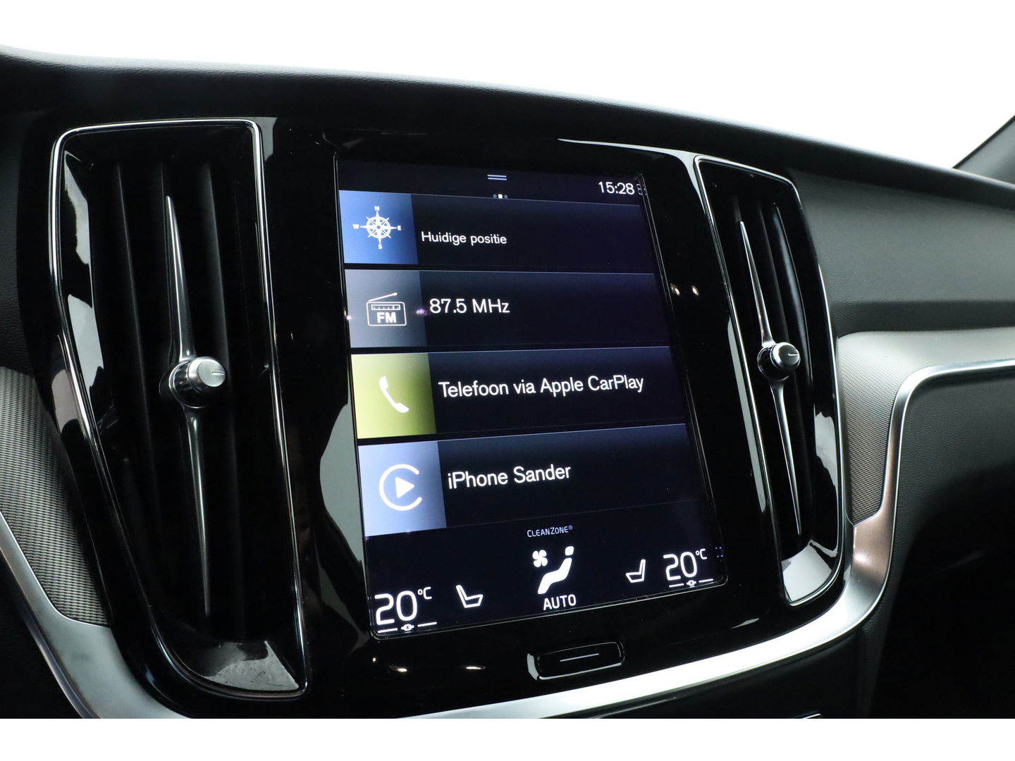 Volvo V60 T8 Recharge R-Design | Memory Seats | Pilot Assist | H&K Audio | Stoel- Stuurverw. | Elek. Trekhaak | Nav + CarPlay