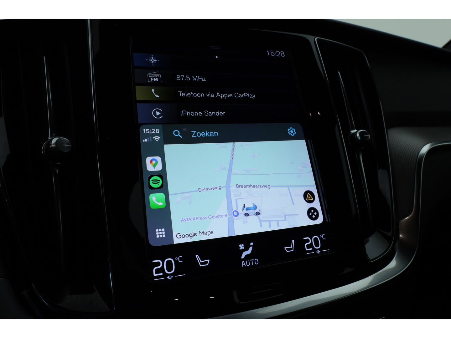 Volvo V60 T8 Recharge R-Design | Memory Seats | Pilot Assist | H&K Audio | Stoel- Stuurverw. | Elek. Trekhaak | Nav + CarPlay