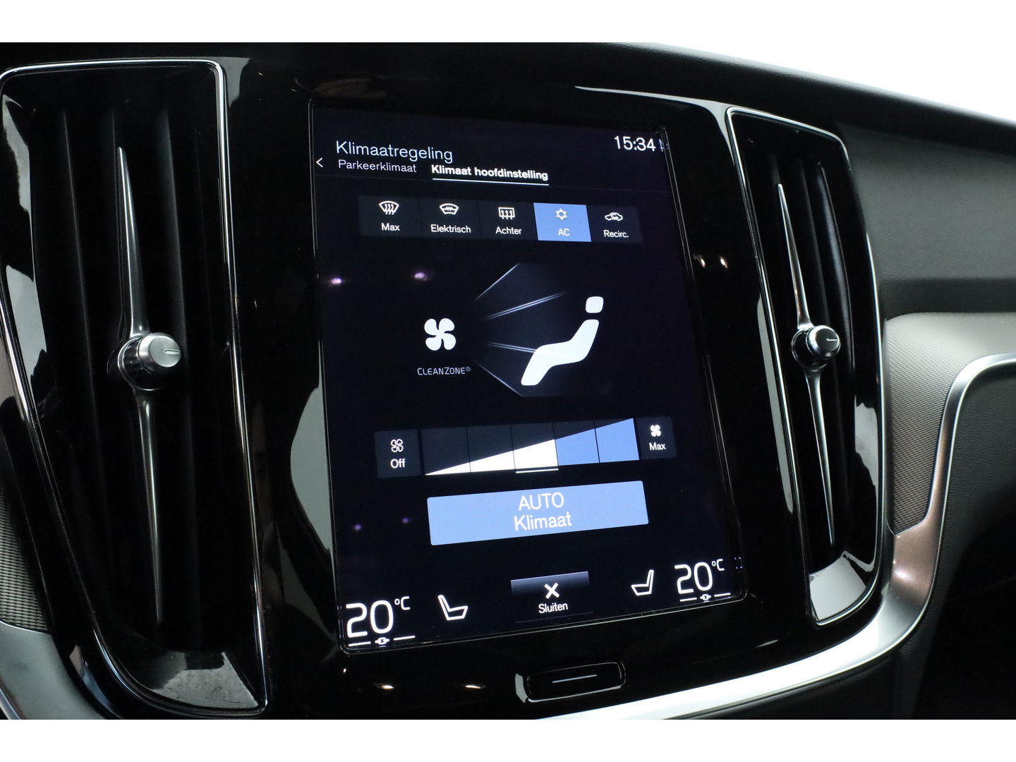 Volvo V60 T8 Recharge R-Design | Memory Seats | Pilot Assist | H&K Audio | Stoel- Stuurverw. | Elek. Trekhaak | Nav + CarPlay