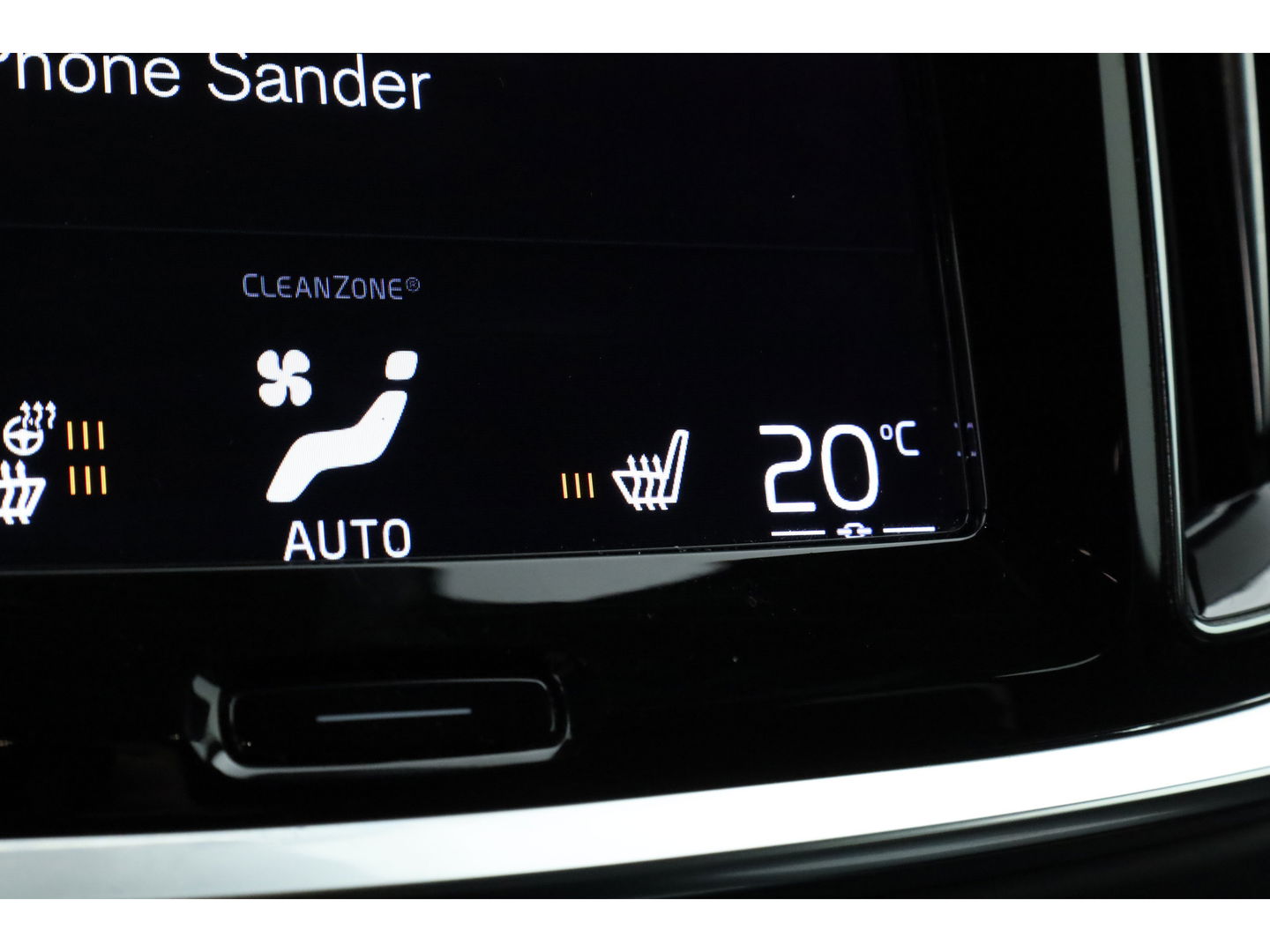 Volvo V60 T8 Recharge R-Design | Memory Seats | Pilot Assist | H&K Audio | Stoel- Stuurverw. | Elek. Trekhaak | Nav + CarPlay