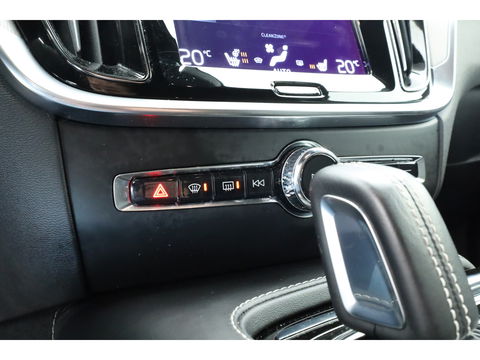 Volvo V60 T8 Recharge R-Design | Memory Seats | Pilot Assist | H&K Audio | Stoel- Stuurverw. | Elek. Trekhaak | Nav + CarPlay