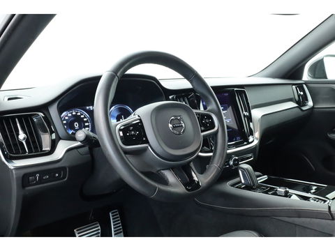Volvo V60 T8 Recharge R-Design | Memory Seats | Pilot Assist | H&K Audio | Stoel- Stuurverw. | Elek. Trekhaak | Nav + CarPlay