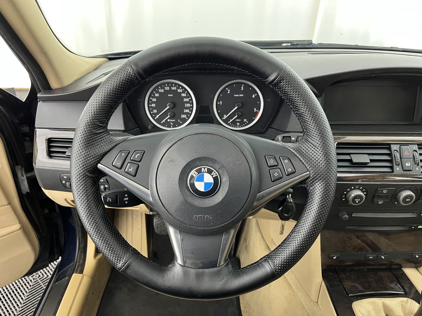 BMW 5 Serie Touring 525d *PANO | LEATHER | NAVI-FULLMAP | HIFI-SOUND | ECC | PDC | CRUISE | 16''ALU | TOWBAR*