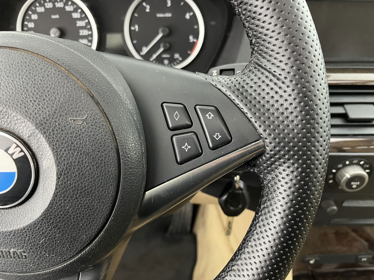 BMW 5 Serie Touring 525d *PANO | LEATHER | NAVI-FULLMAP | HIFI-SOUND | ECC | PDC | CRUISE | 16''ALU | TOWBAR*