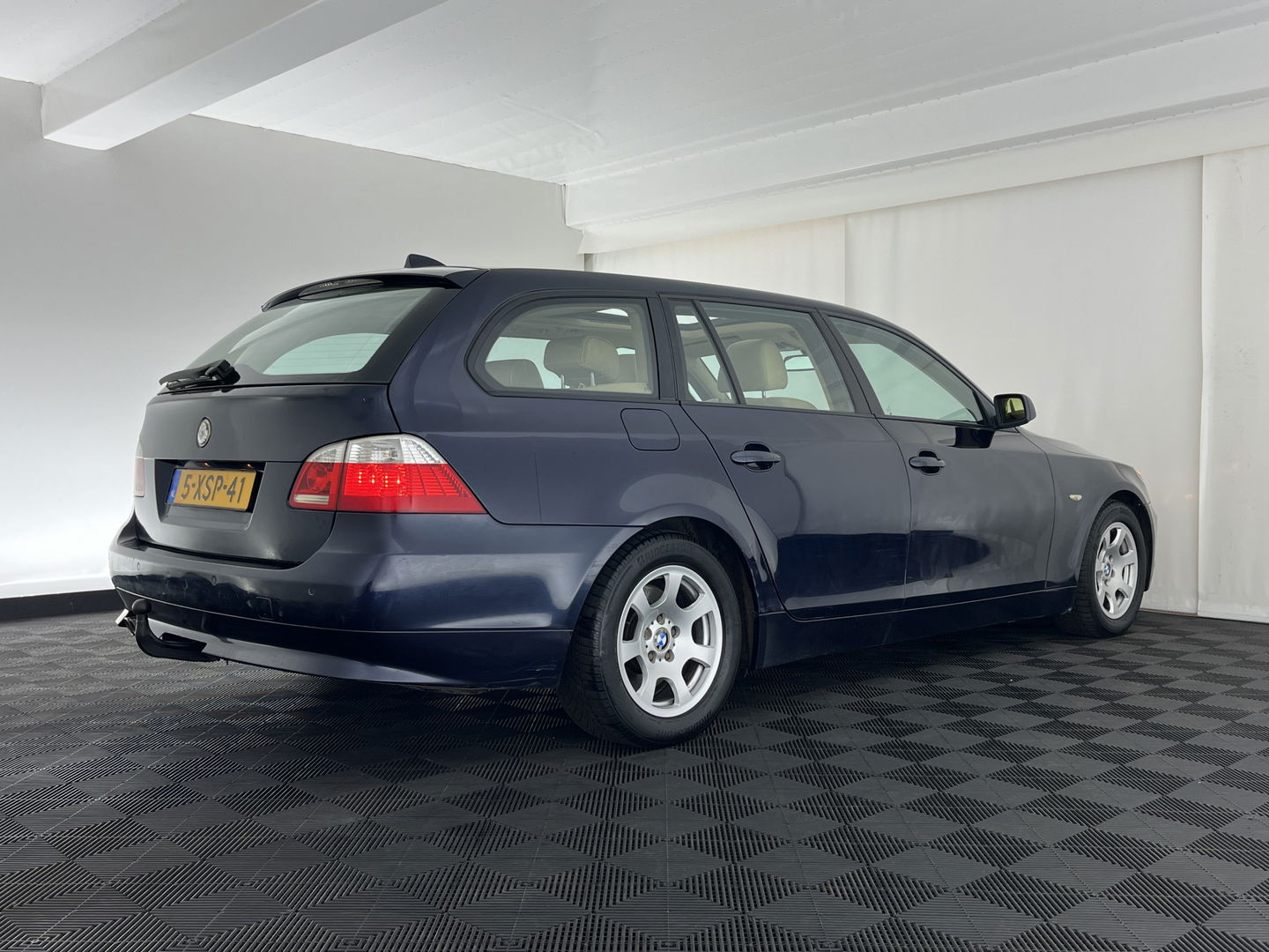 BMW 5 Serie Touring 525d *PANO | LEATHER | NAVI-FULLMAP | HIFI-SOUND | ECC | PDC | CRUISE | 16''ALU | TOWBAR*
