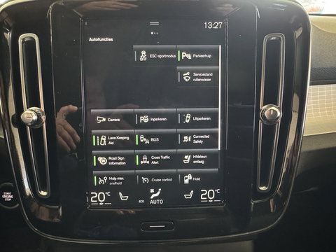 Volvo XC40 1.5 T5 Recharge momentum