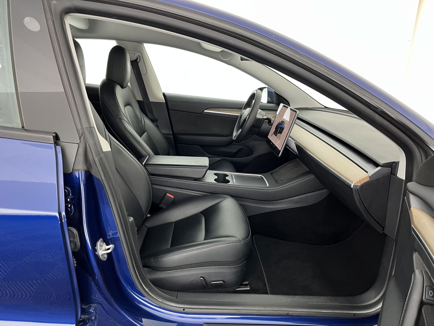 Tesla Model 3 Standard RWD Plus 60 kWh [ 3-Fase-11kW ] {SOH-92%} (INCL-BTW) Aut. *PANO | AUTOPILOT | LEATHER | KEYLESS | FULL-LED | MEMORY-PACK | TOPVIEW | DAB | CARPLAY | DIGI-COCKPIT | LANE-ASSIST | COMFORTSEATS | 19"ALU*