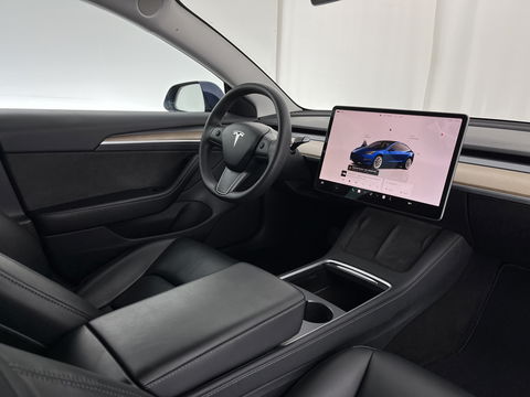 Tesla Model 3 Standard RWD Plus 60 kWh [ 3-Fase-11kW ] {SOH-92%} (INCL-BTW) Aut. *PANO | AUTOPILOT | LEATHER | KEYLESS | FULL-LED | MEMORY-PACK | TOPVIEW | DAB | CARPLAY | DIGI-COCKPIT | LANE-ASSIST | COMFORTSEATS | 19"ALU*