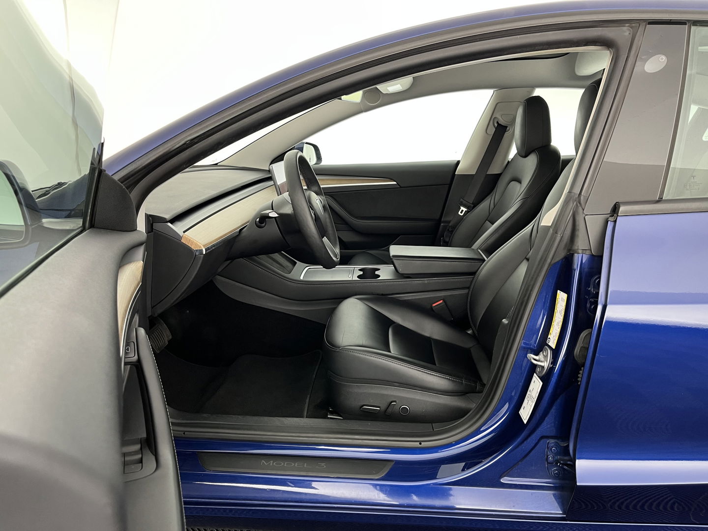 Tesla Model 3 Standard RWD Plus 60 kWh [ 3-Fase-11kW ] {SOH-92%} (INCL-BTW) Aut. *PANO | AUTOPILOT | LEATHER | KEYLESS | FULL-LED | MEMORY-PACK | TOPVIEW | DAB | CARPLAY | DIGI-COCKPIT | LANE-ASSIST | COMFORTSEATS | 19"ALU*