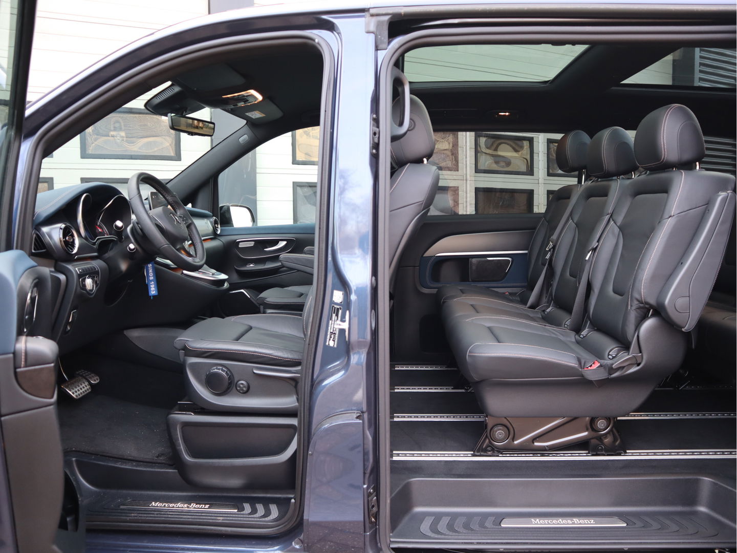 Mercedes-Benz EQV 300 90 kWh Soh 97,3 % - 8 Peroons - Vol Opties - Pano - Luchtvering - Leder