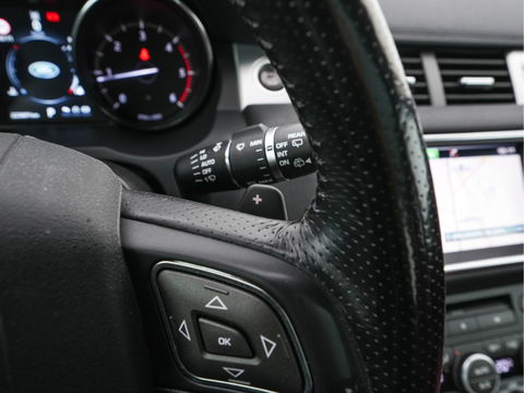 Land Rover Range Rover Evoque 2.0 TD4 HSE Dynamic Aut. *PANO | HEAD-UP | LEATHER | FULL-LED | MEMORY-PACK | MERIDIAN-SOUND | BLIND-SPOT | HEATED-COMFORTSEATS | NAVI-FULLMAP | CAMERA | ECC | PDC | CRUISE | 20''ALU | TOWBAR*