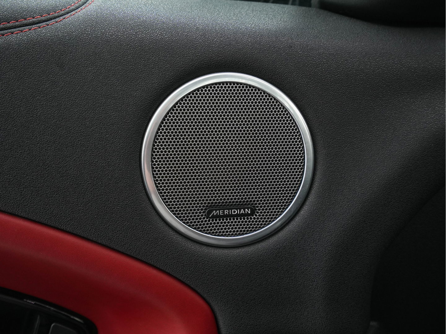 Land Rover Range Rover Evoque 2.0 TD4 HSE Dynamic Aut. *PANO | HEAD-UP | LEATHER | FULL-LED | MEMORY-PACK | MERIDIAN-SOUND | BLIND-SPOT | HEATED-COMFORTSEATS | NAVI-FULLMAP | CAMERA | ECC | PDC | CRUISE | 20''ALU | TOWBAR*