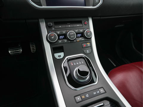 Land Rover Range Rover Evoque 2.0 TD4 HSE Dynamic Aut. *PANO | HEAD-UP | LEATHER | FULL-LED | MEMORY-PACK | MERIDIAN-SOUND | BLIND-SPOT | HEATED-COMFORTSEATS | NAVI-FULLMAP | CAMERA | ECC | PDC | CRUISE | 20''ALU | TOWBAR*