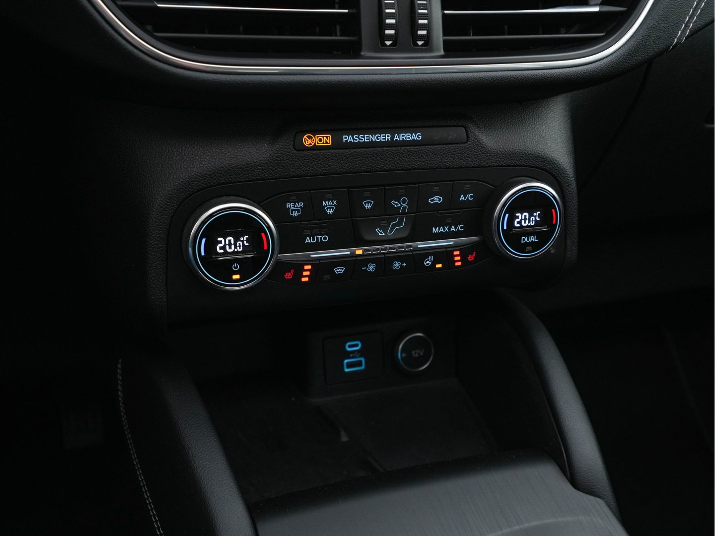 Ford Kuga 2.5 PHEV Vignale (Plug-In) (INCL-BTW) Aut. *PANO | LEATHER | DIGI-COCKPIT | FULL-LED | BANG/OLUFSEN-AUDIO |  HEAD-UP | KEYLESS | DAB | CARPLAY | NAVI-FULLMAP | MEMORY-PACK | HEATED-COMFORTSEATS | LANE-ASSIST | .