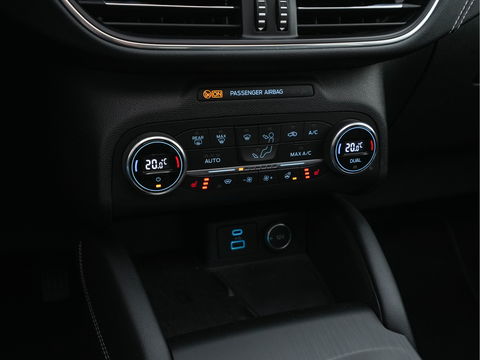 Ford Kuga 2.5 PHEV Vignale (Plug-In) (INCL-BTW) Aut. *PANO | LEATHER | DIGI-COCKPIT | FULL-LED | BANG/OLUFSEN-AUDIO |  HEAD-UP | KEYLESS | DAB | CARPLAY | NAVI-FULLMAP | MEMORY-PACK | HEATED-COMFORTSEATS | LANE-ASSIST | .