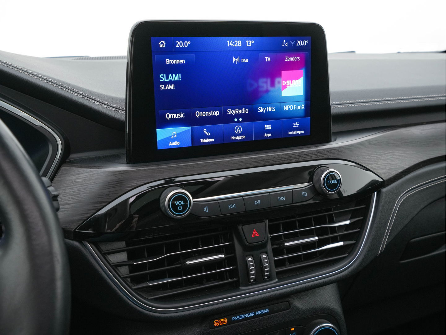 Ford Kuga 2.5 PHEV Vignale (Plug-In) (INCL-BTW) Aut. *PANO | LEATHER | DIGI-COCKPIT | FULL-LED | BANG/OLUFSEN-AUDIO |  HEAD-UP | KEYLESS | DAB | CARPLAY | NAVI-FULLMAP | MEMORY-PACK | HEATED-COMFORTSEATS | LANE-ASSIST | .