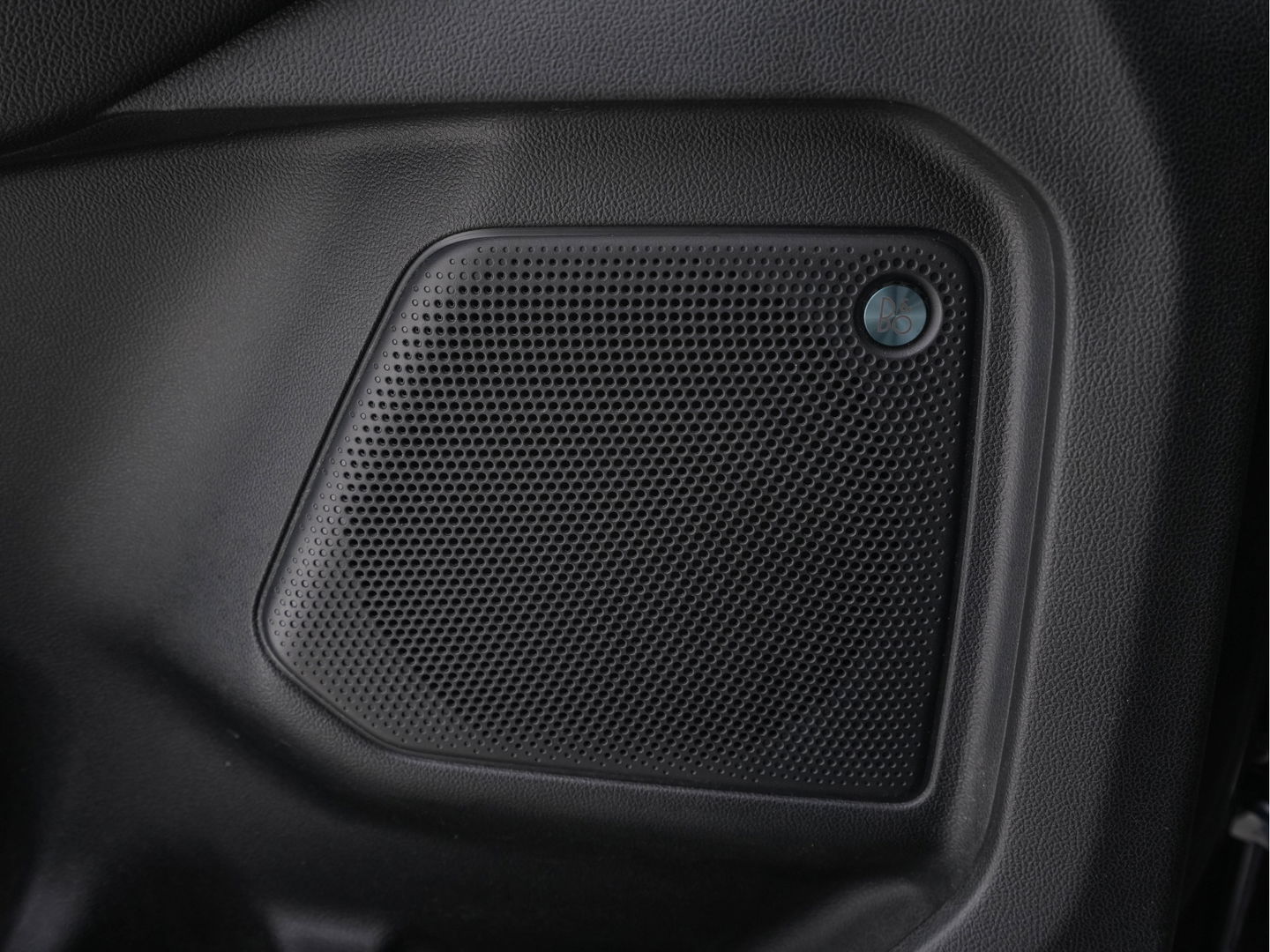 Ford Kuga 2.5 PHEV Vignale (Plug-In) (INCL-BTW) Aut. *PANO | LEATHER | DIGI-COCKPIT | FULL-LED | BANG/OLUFSEN-AUDIO |  HEAD-UP | KEYLESS | DAB | CARPLAY | NAVI-FULLMAP | MEMORY-PACK | HEATED-COMFORTSEATS | LANE-ASSIST | .