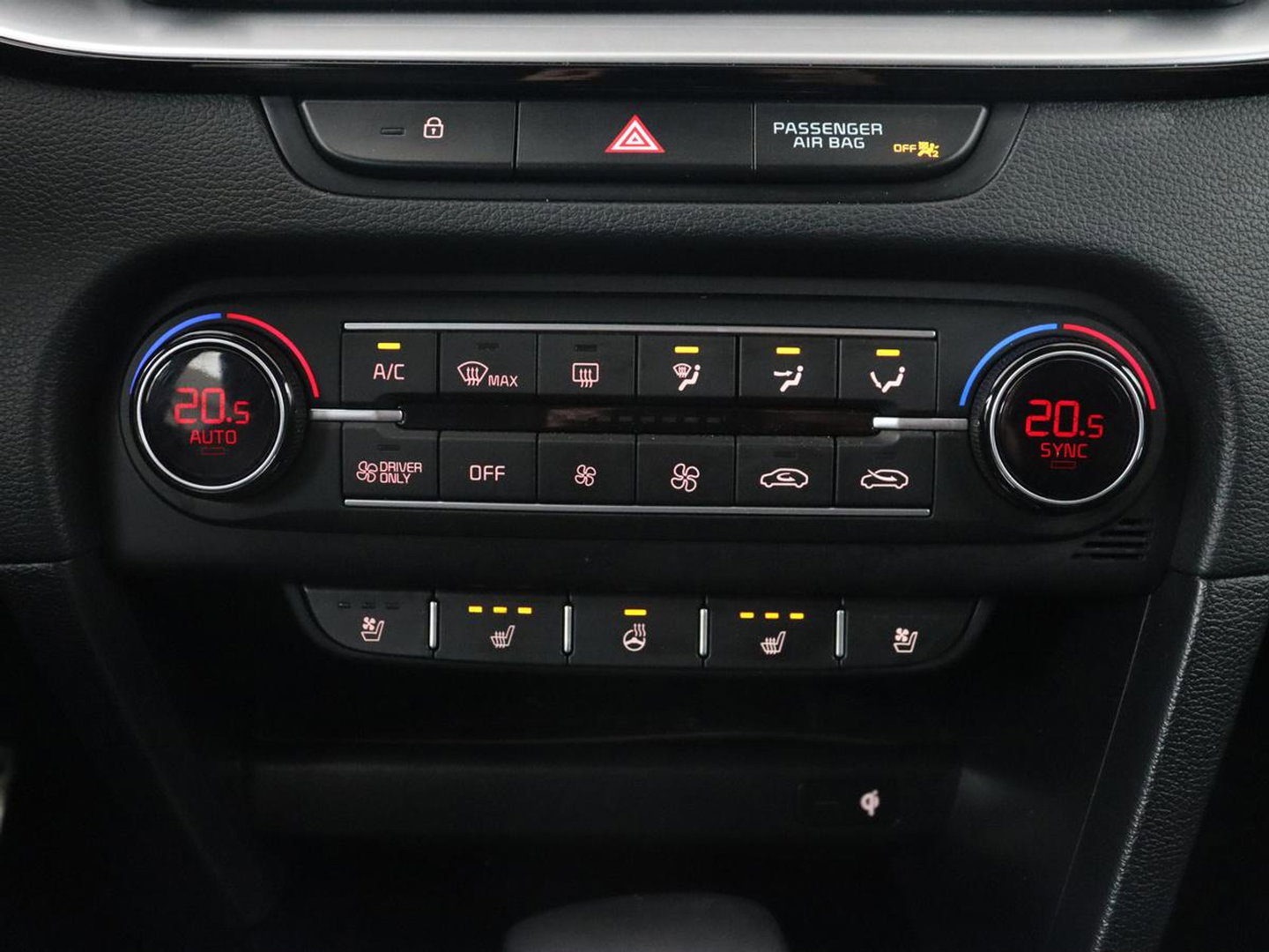 Kia Xceed 1.6 GDi PHEV ExecutiveLine | Stoelventilatie | Leder | Adaptive cruise | Camera | Memory | Achterbankverwarming | Full LED | Keyless | Stuurverwarming | Navigatie | Plug In