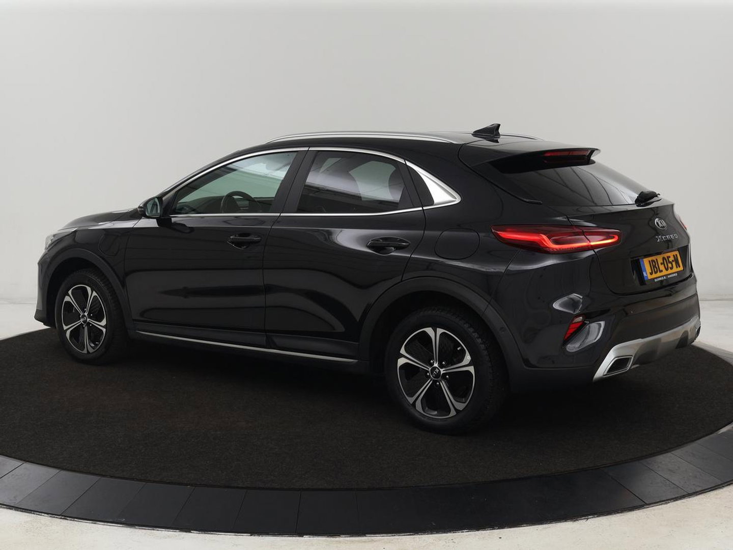 Kia Xceed 1.6 GDi PHEV ExecutiveLine | Stoelventilatie | Leder | Adaptive cruise | Camera | Memory | Achterbankverwarming | Full LED | Keyless | Stuurverwarming | Navigatie | Plug In