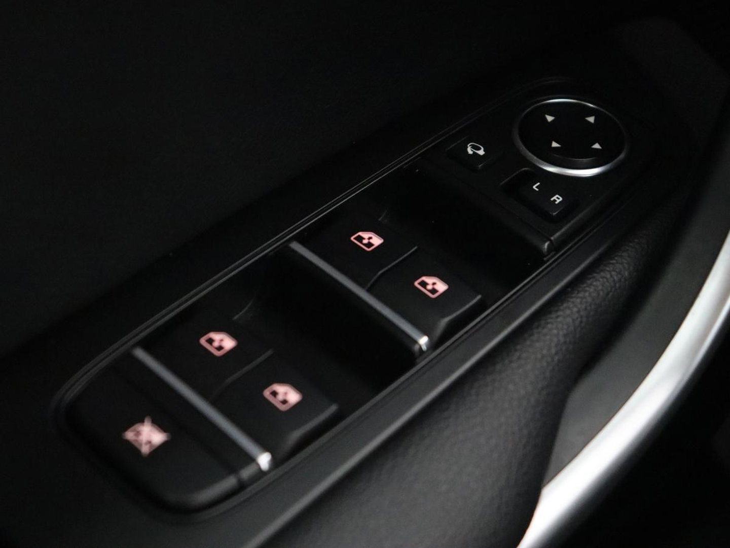 Kia Xceed 1.6 GDi PHEV ExecutiveLine | Stoelventilatie | Leder | Adaptive cruise | Camera | Memory | Achterbankverwarming | Full LED | Keyless | Stuurverwarming | Navigatie | Plug In