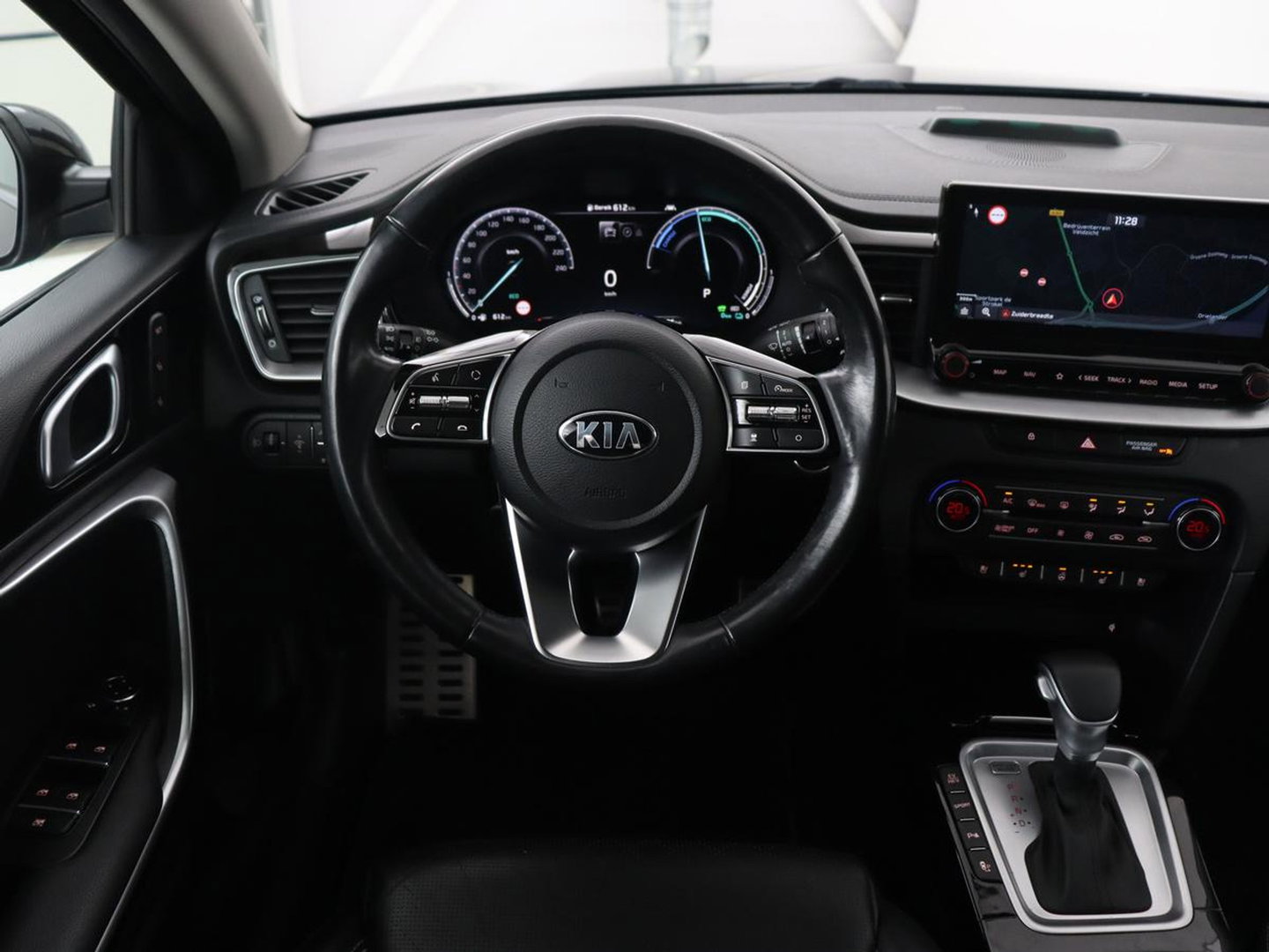 Kia Xceed 1.6 GDi PHEV ExecutiveLine | Stoelventilatie | Leder | Adaptive cruise | Camera | Memory | Achterbankverwarming | Full LED | Keyless | Stuurverwarming | Navigatie | Plug In