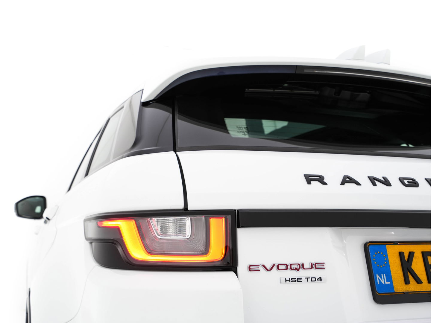 Land Rover Range Rover Evoque 2.0 TD4 HSE Dynamic Aut. *PANO | HEAD-UP | LEATHER | FULL-LED | MEMORY-PACK | MERIDIAN-SOUND | BLIND-SPOT | HEATED-COMFORTSEATS | NAVI-FULLMAP | CAMERA | ECC | PDC | CRUISE | 20''ALU | TOWBAR*